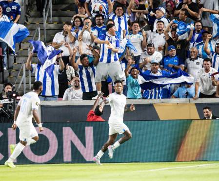 Honduras desploma a El Salvador, se limpia un poco la cara y luchará por clasificar a cuartos de Copa Oro