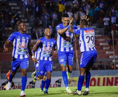 Yaudel Lahera celebrando uno de sus goles con el Victoria en la Primera División de Honduras. Foto: Cortesía CD Victoria