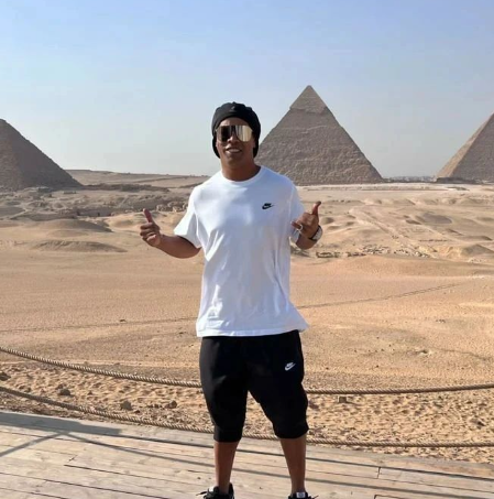 Al descubierto: el increíble salario que cobra Ronaldinho por partido en la Kings League y su cláusula con Piqué