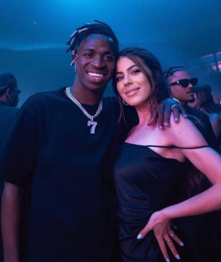 La exprofesora de Julián y Endrick agitó las redes sociales con su anuncio: “Confesiones nunca antes contadas”