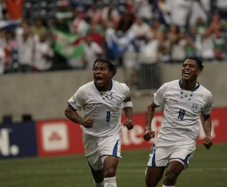 Carlos Pavón le endosó un póker de goles a Cuba en la Copa Oro 2007.
