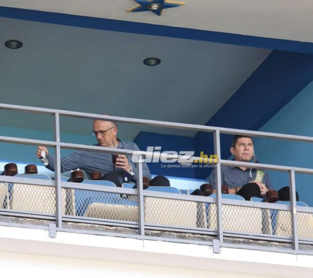 NO SE VIO EN TV: El abrazo de Diego y Troglio, Rubilio perdió el control y el festejo en el Olimpia