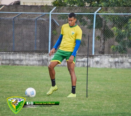 Fichajes del Ascenso: Venezolano dirigirá en Honduras, Savio saca la chequera y Víctor Moncada es noticia