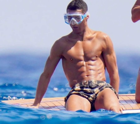 Con fotógrafa de lujo: Así disfruta y luce su cuerpazo Cristiano Ronaldo en sus vacaciones&nbsp;&nbsp;&nbsp;