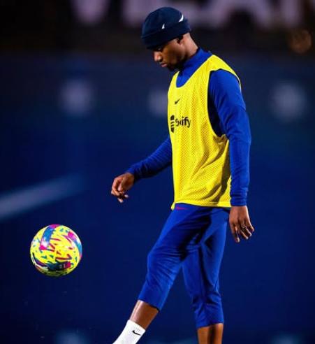 Costaba 80 millones, ahora solo vale cinco y Hansi Flick lo deja fuera del Barcelona: No cuento contigo