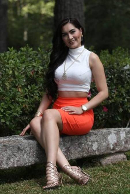 Conoce a Karoline Regalado, la despampanante seguidora del Motagua