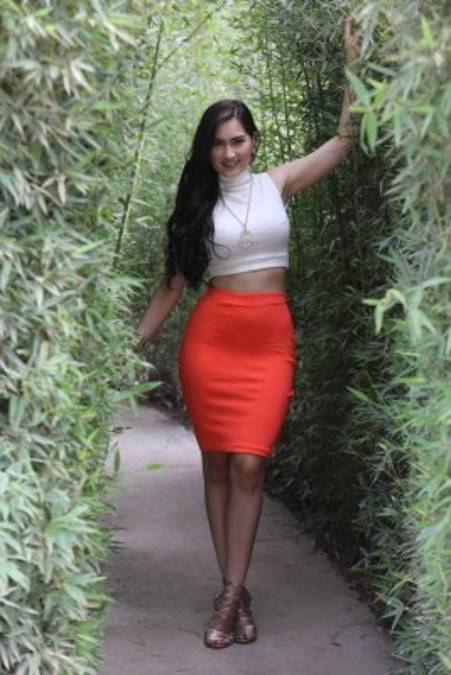 Conoce a Karoline Regalado, la despampanante seguidora del Motagua