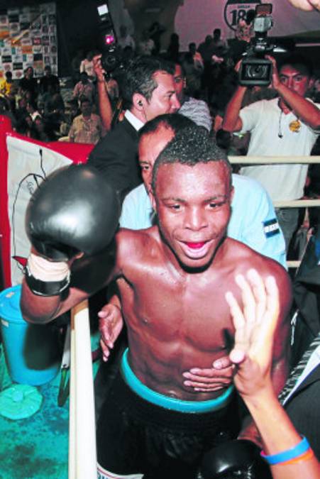 todo listo para el duelo entre el jaguar y escorpión