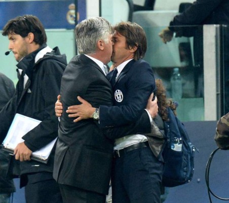 Un hondureño entre los besos, caricias y momentos más insólitos del fútbol