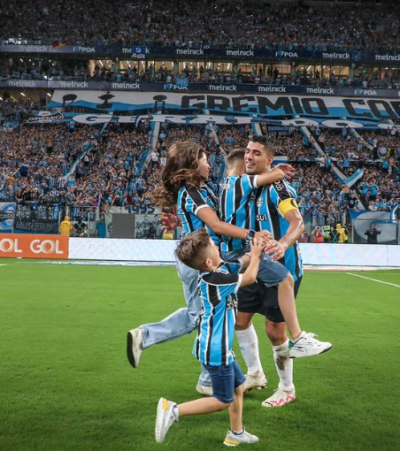 Luis Suárez se despidió del Gremio, contó el problema que atraviesa... ¡y confirmaron dónde jugará en 2024!