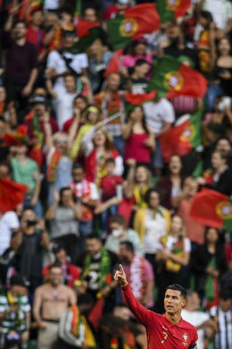 Fotos: Cristiano Ronaldo llega a 117 goles con Portugal gracias a su doblete y su mamá no pudo contener las lágrimas