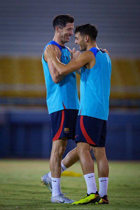 Barcelona ya fichó a Lewandowski y la prensa catalana dice que van por más jugadores.