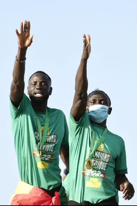 Feriado nacional y una marea humana: Las espectaculares imágenes en Senegal tras ganar la Copa de África