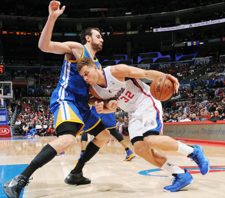 Clippers y Spurs amplían rachas ganadoras