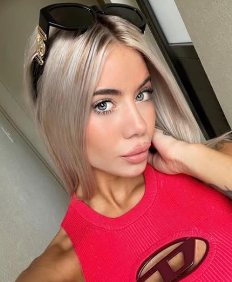 Así es la preciosa rubia de ojos azules que habría enamorado a un campeón del mundo: “Me encanta, es hermosa”