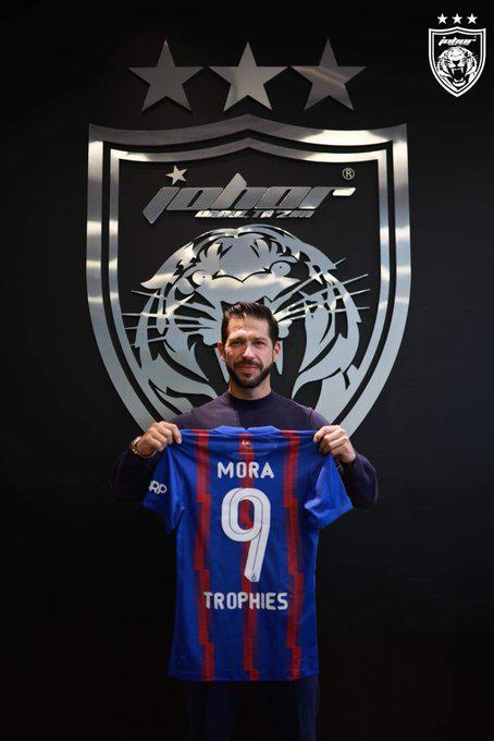 Rey de la Superliga de Malasia y criado en la lucha libre: la historia que no conocías de Benjamín Mora, técnico del Atlas