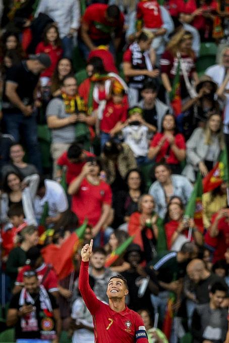 Fotos: Cristiano Ronaldo llega a 117 goles con Portugal gracias a su doblete y su mamá no pudo contener las lágrimas