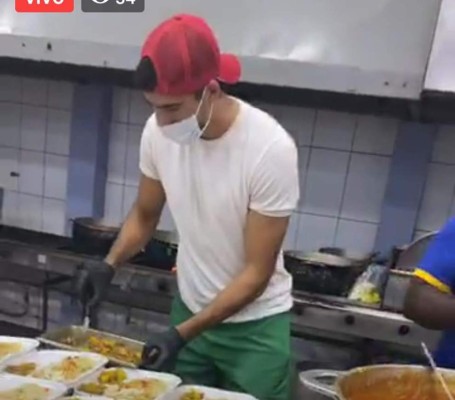 Volpi y Espíndola reparten comida a los más necesitados en medio del coronavirus