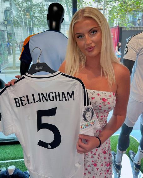 Quiere casarse con Bellingham y lanzó un atrevido reto: “Voy a acostarme con un jugador de cada equipo de la Premier”