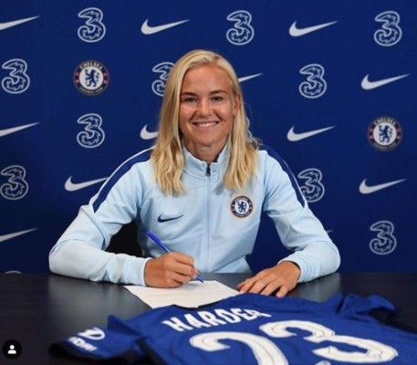 ¿Quién es Pernille Harder? La futbolista más cara de la historia que ahora jugará con su novia
