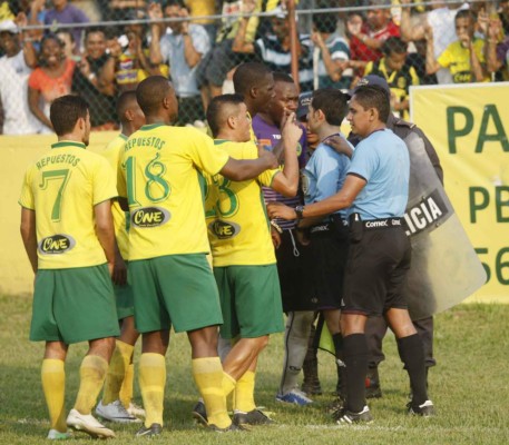 Por agresiones a árbitros, Arnold Solórzano podría ser suspendido seis meses