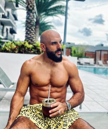 ¡De locos! Así entrena el guardaespaldas de Messi mientras lo espera en Miami y practica fútbol con una estrella