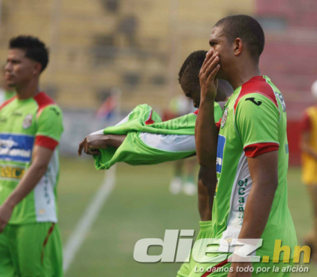 Polémico juego en La Ceiba Vida-Marathón