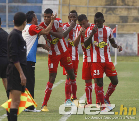 Polémico juego en La Ceiba Vida-Marathón