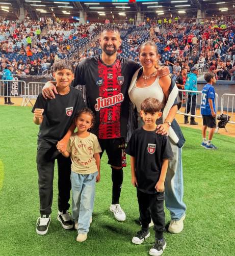 Futbolista argentino busca a su familia tras los terremotos en Venezuela