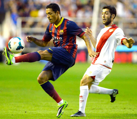 Barcelona golea 4-0 al Rayo Vallecano con triplete de Pedro.