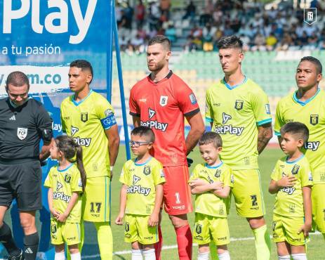 El legionario hondureño Enrique Facussé se afianzó en el puesto de titular del Internacional FC de Palmira.