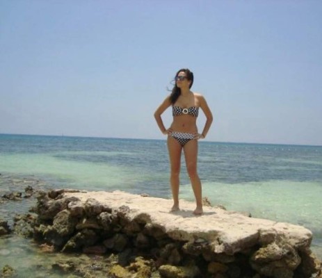 La periodista hondureña Carmen Boquín calienta el verano