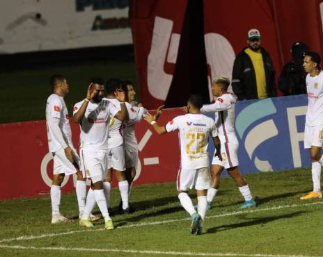 Wilmer Velásquez analiza su paso por la política, su mensaje a Bengtson, la eliminación de Olimpia con Atlas y lanza DT para la Bicolor