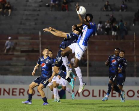 Rubilio Castillo rescata un punto para Motagua en La Ceiba ante un Victoria muy superior