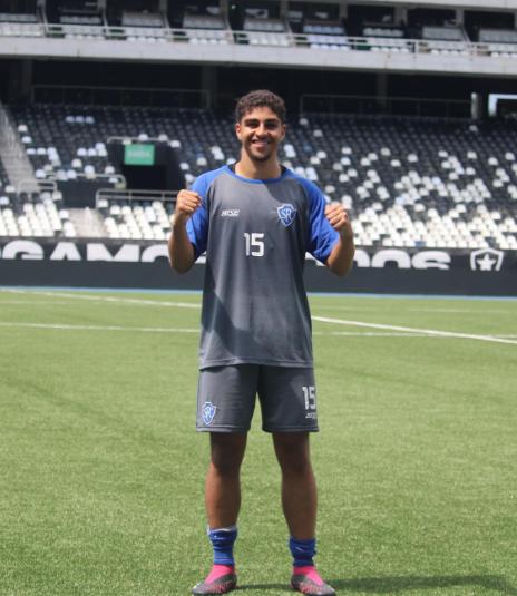 Hijo de Adriano firma su primer contrato en Europa: el club que lo fichó y el increíble parecido con su padre