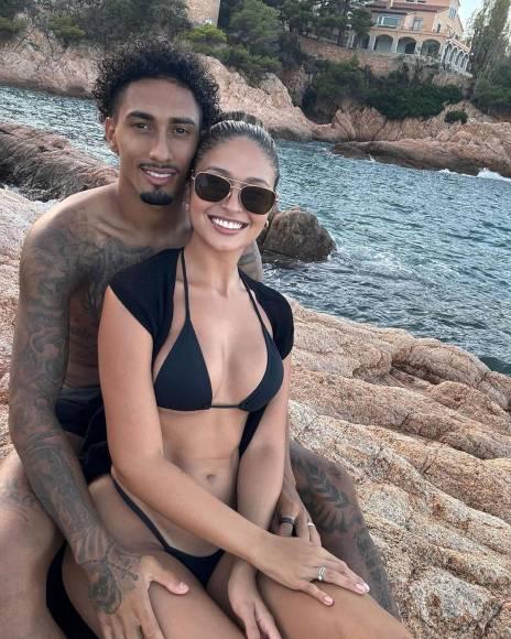 “Tú eres feo hasta con dinero”: el motivo por el que se burlan de Raphinha por polémica foto con su mujer y explota