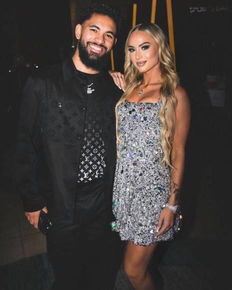 Insólito: Jugador que disputa la Copa América va a cambiar de club y pide que fichen también a su novia futbolista