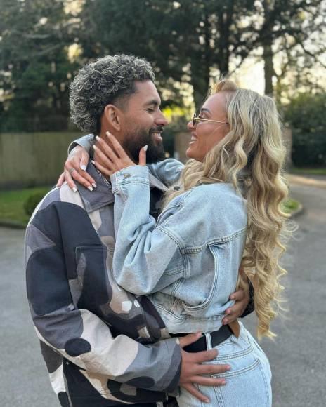 Insólito: Jugador que disputa la Copa América va a cambiar de club y pide que fichen también a su novia futbolista