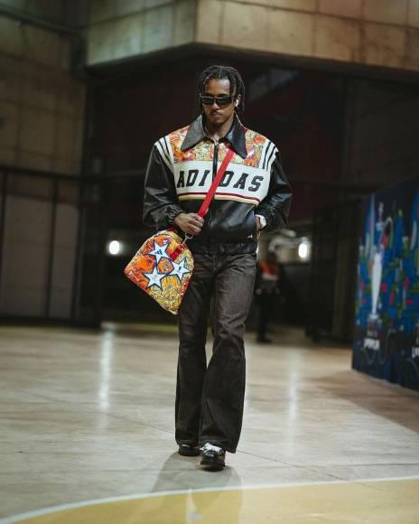 Jules Koundé causa revuelo: así son todos los excéntricos looks del futbolista de Barcelona que siempre está a la moda