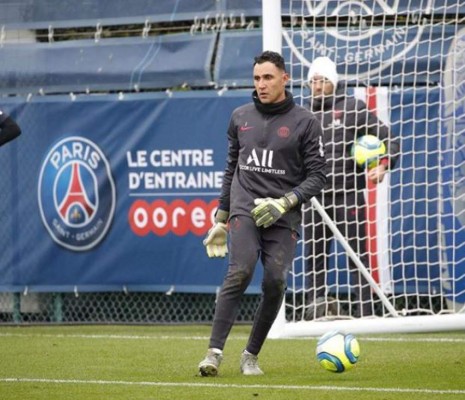 La metamorfosis de Keylor Navas desde que llegó al PSG: Cambio de look, saliditas y nuevos amigos