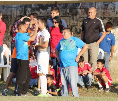 Subidos en los árboles, golpes a árbitros y la soledad del Yankel en la Copa Presidente