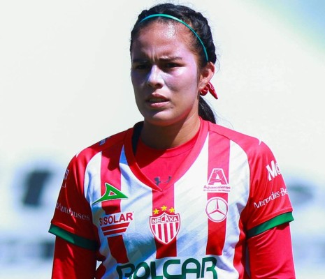 Jugadora mexicana rifa una camiseta para una operación de rodilla porque su club se negó a cubrir los gastos