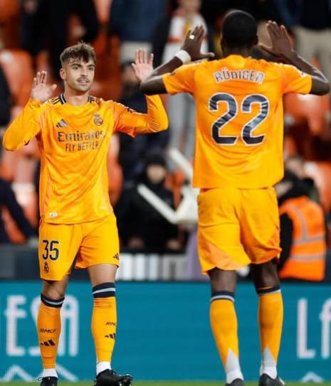 La está rompiendo con el Real Madrid y así es su desconocida novia: nueva WAG en el club blanco