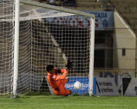 Rubilio Castillo rescata un punto para Motagua en La Ceiba ante un Victoria muy superior