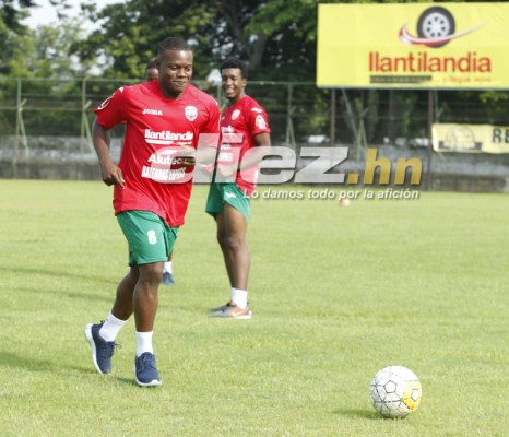 MERCADO: Cruz Azul preguntó por hondureño y Platense se rearma