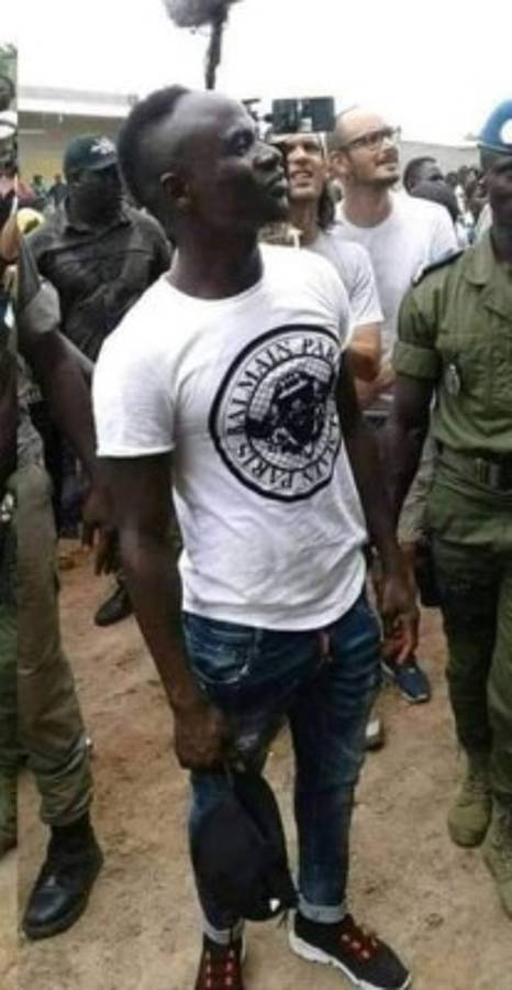 En fotos: La historia de vida de Sadio Mané, el jugador africano más humilde de la actualidad