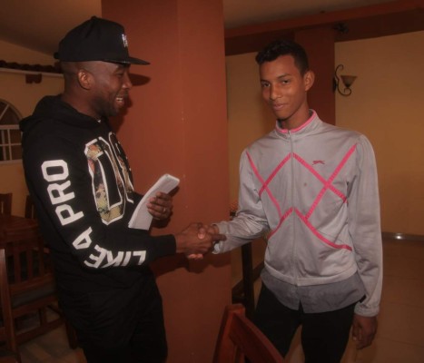 Al delantero Jerry Palacios en Tocoa lo tratan como actor de Hollywood