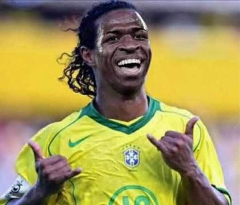 Vinicius consigue un doblete espectacular en el Real Madrid-Elche y estallan los memes