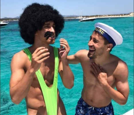 Así disfrutan las vacaciones los cracks ¡Vaya carita la de Messi!