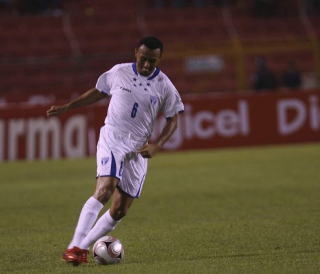 Se la jugó: Los dos 11 históricos de Carlos Pavón en la Selección de Honduras